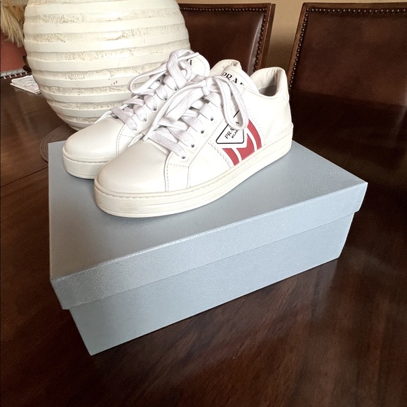Prada sneakers - Picture 2 of 14